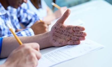  200.000 دلار جریمه و یا 2 سال زندان برای دانشجویانی که در استرالیا تقلب می کنند!