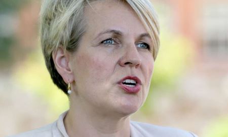 اعتراض نخست‌وزیر استرالیا به اظهارات خانم پلیبرسک در مورد شرکت آدانی