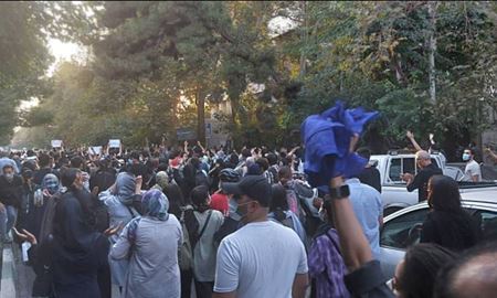 ادعای مقامات پلیس در ایران مبنی بر پایان اعتراضات در دهمین روز