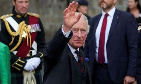 برگزاری بزرگداشت تولد پادشاه در استرالیا، در سه تاریخ مختلف