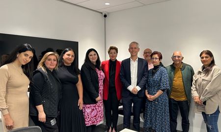 دیدار جمعی از ایرانیان ویکتوریا با وزیر مهاجرت استرالیا 