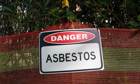 تعطیلی ۱۶ مدرسه در استرالیا به دلیل نگرانی از آزبست در شن‌های رنگی