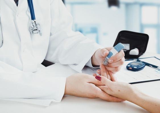 محققان استرالیا ..."تشخیص سرطان ، زدوتر از نمونه برداری خون در آزمایشگاه با روش جدید"