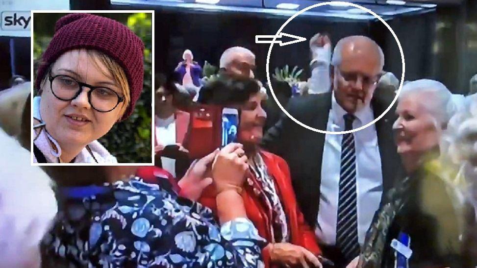 دختر جوان ناراضی تخم مرغی را بر سر نخست وزیر استرالیا کوبید