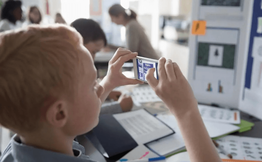 استفاده از تلفن‌های همراه در مدارس دولتی ایالت ویکتوریا ممنوع می‌شود