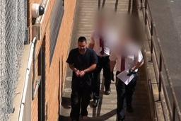 راز جوراب های آغشته به بنزین و محکومیت پرتاب کننده کوکتل مولوتوف به یک بار در استرالیا