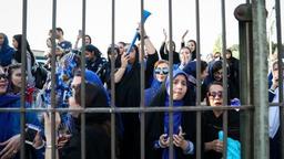 بیانیه فیفا: زنان ایرانی باید بتوانند برای دیدن همه‌ بازی‌ها به استادیوم بروند/ استقلال صفر - پرسپولیس یک