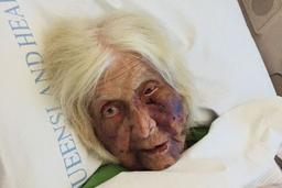 مردی که زن 92 ساله  ای را در استرالیا مورد ضرب و شتم شدید  قرار داده بود، به هفت سال زندان محکوم شد.