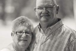 مرد معتاد که همسایه خود را  با چکش به قتل رسانده بود، قرار شد تا پایان عمر تحت نظر باشد