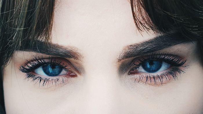  افراد خودشیفته ابروهای پرپشتی دارند!؟