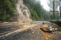 درخواست تخلیه ساکنین همزمان با ادامه پایداری سامانه بارشی در نیو ساوت ولز برای پنجمین روز متوالی