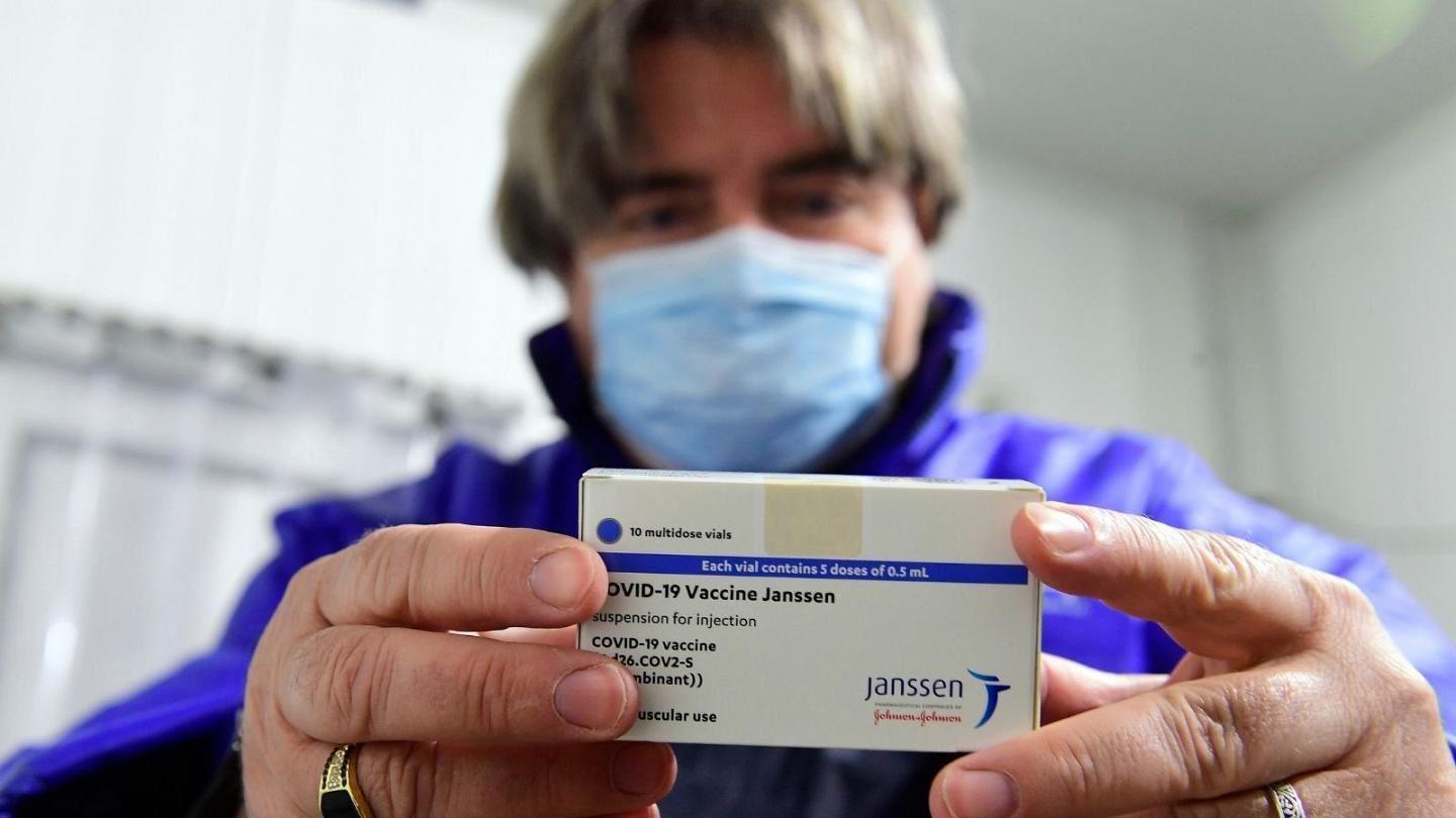 توقف استفاده از واکسن «جانسون اند جانسون» در آمریکا