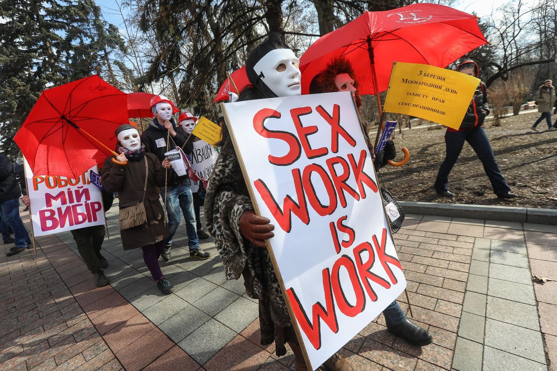 تظاهرات و مبارزه حقوقی کارگران جنسی در فرانسه 