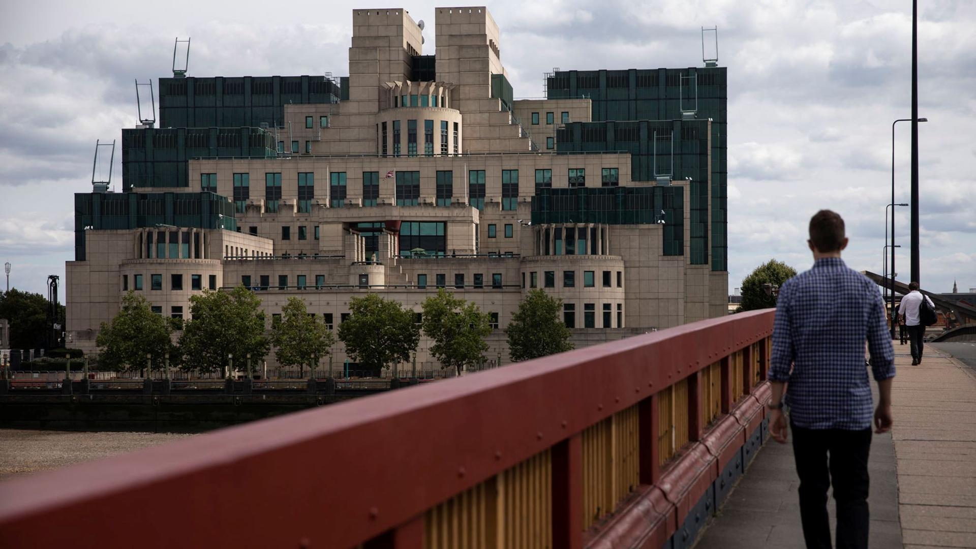 اقدامات بریتانیا برای مقابله با جاسوسی