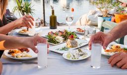 خشم ترکیه‌ای‌ها از ممنوعیت فروش مشروبات الکلی