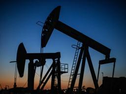 روند نزولی درآمد جهانی از فروش نفت وگاز