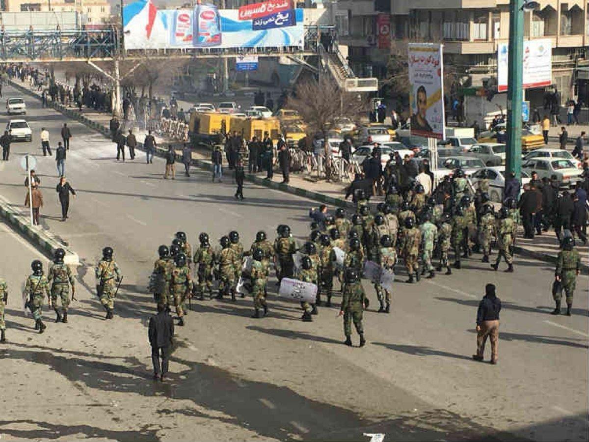 محکومیت اعمال خشونت علیه معترضان خوزستانی