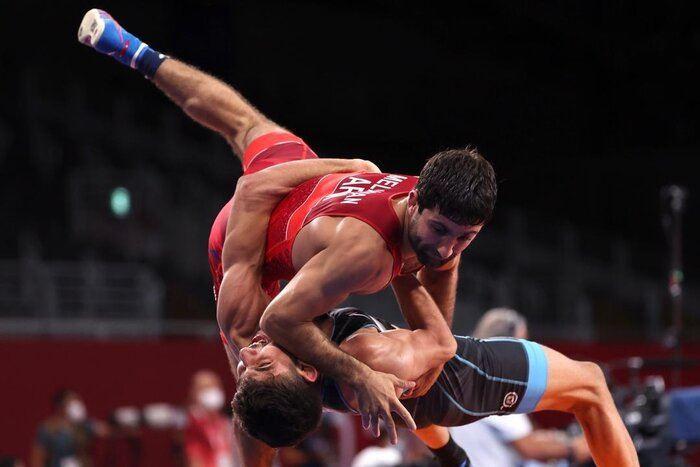 باخت نماینده وزن 60 کیلوگرم کشتی فرنگی ایران به ارمنستان در المپیک