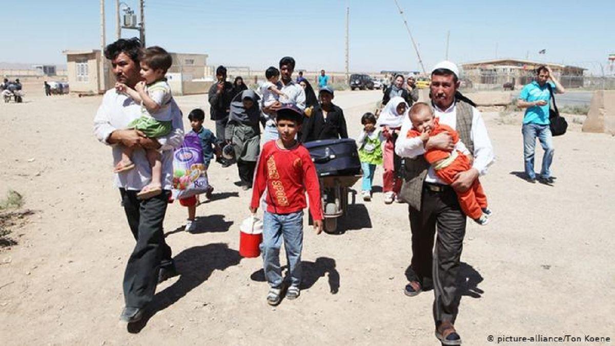 ایران بخشی پناهجویان ولایت نیمروز افغانستان را بازگرداند