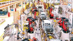 کاهش 7 میلیونی تولید خودرو در سال جاری به دنبال کمبود تراشه