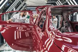 درآمد خودروسازان ترکیه ۴.۵ برابر درآمد نفتی ایران