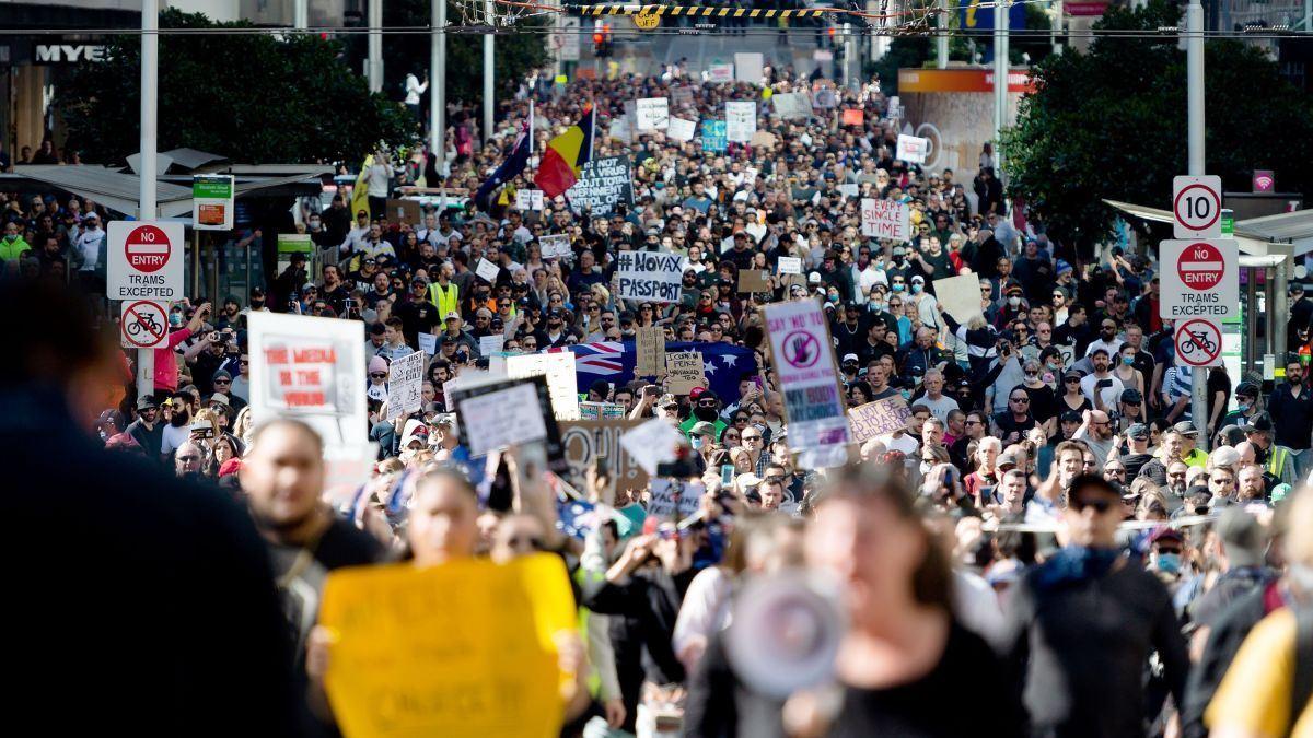 بازداشت ده‌ها نفر از معترضان به قرنطینه در ملبورن استرالیا