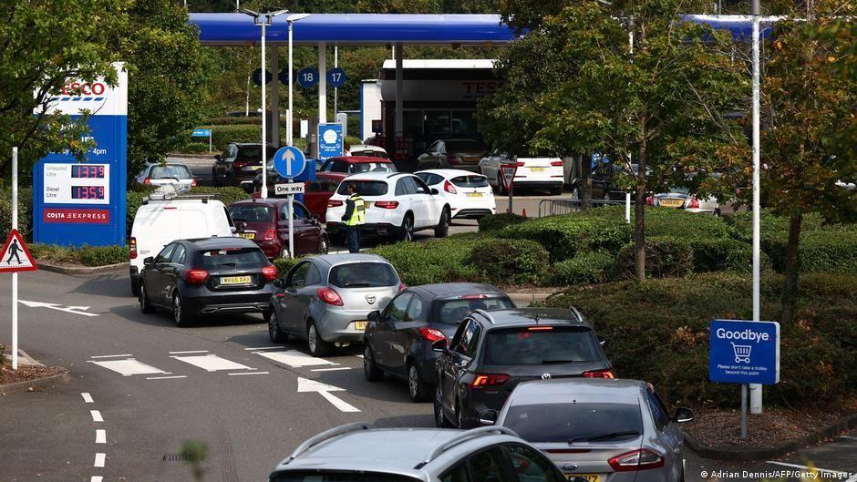 درخواست بریتانیا از آلمانی‌ها برای حمل سوخت