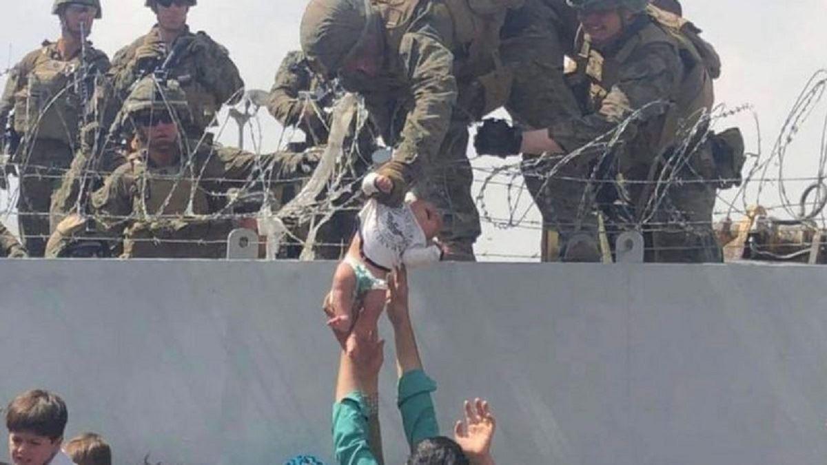 سکونت پدر و مادر دختر 16 روزه معروف فرودگاه کابل در آریزونا