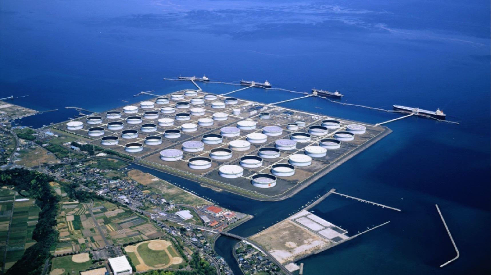 ژاپن آماده برداشت از ذخایر نفت استراتژیک خود برای مقابله با افزایش قیمت‌ها