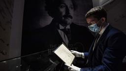 فروش متنی با دست خط آلبرت اینشتین به قیمت 13 میلیون دلار