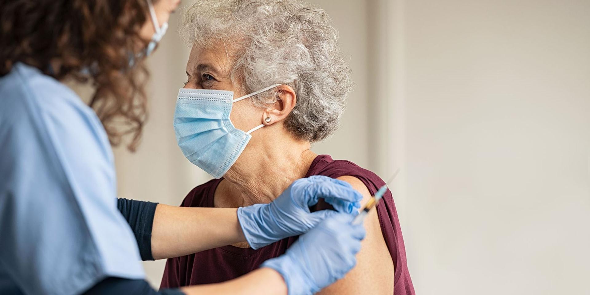 توصیه به تزریق دُز چهارم واکسن کووید-19 در میان افراد 65 سال و بالاتر در استرالیا