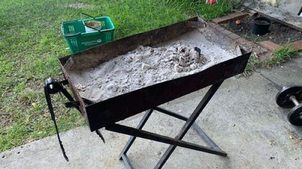 مسمومیت اعضای یک خانواده با کباب‌پز ذغالی در سیدنی