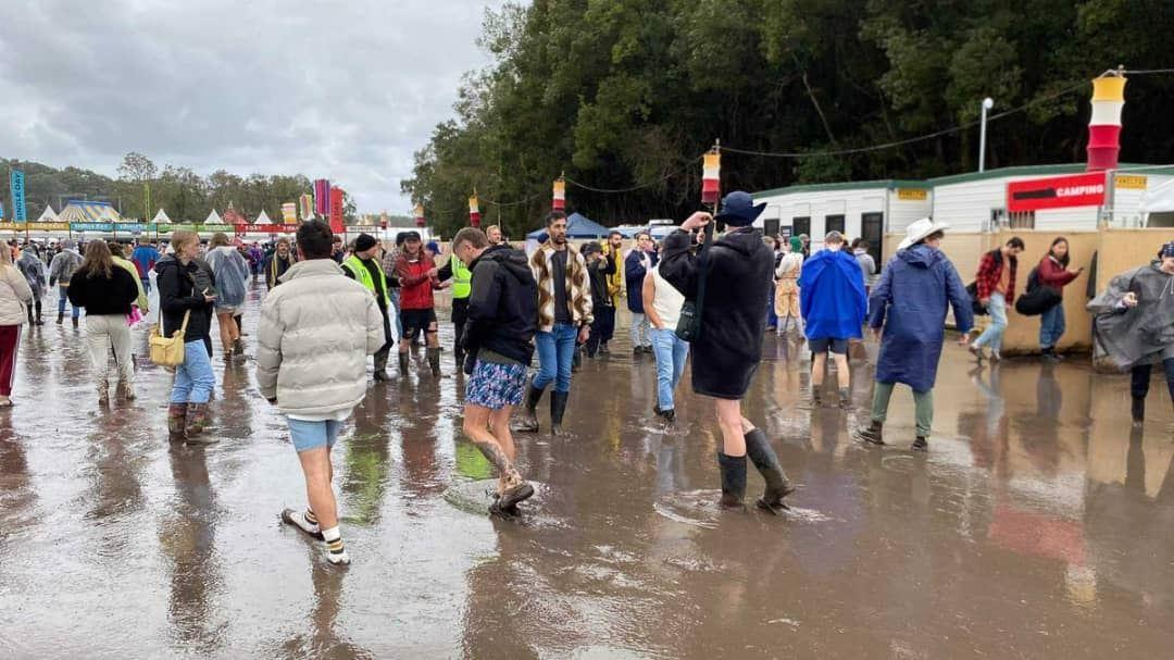 توفان شدید جشنواره موسیقی اسپلندر در نیوساوت‌ولز را به تعطیلی کشاند