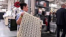 دلار قوی به ضرر کشورهای دیگر است؟