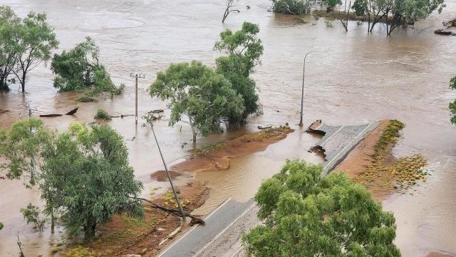 هشدار وقوع گردباد همراه با طوفان و بارندگی شدید در استرالیای غربی
