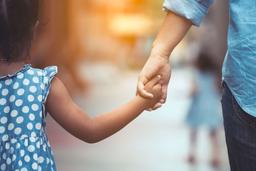 پرداخت کمک هزینه فرزندان به والدین مجرد در استرالیا تا 14 سالگی