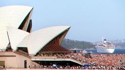 تاریخچه حرکت کشتی‌های تفریحی کروز در آب‌های استرالیا