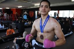 موفقیت‌ پناهنده ایرانی در کیک‌بوکسینگ باوجود مشکلات پناهندگان در استرالیا