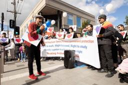 درخواست ۱۲ هزار پناهجو از وزیر کشور استرالیا برای دریافت اقامت دائم 