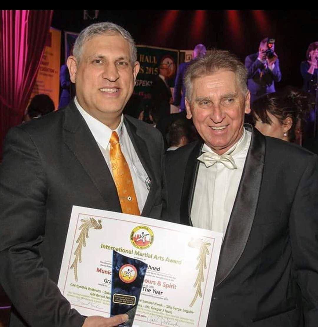 تقدیر از دکتر کیوان دهناد به عنوان اسطوره هنرهای رزمی