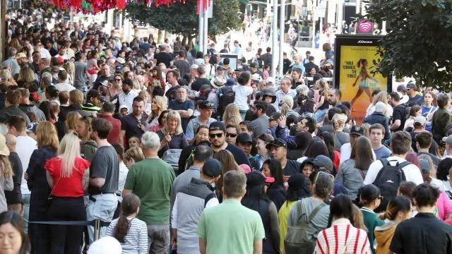 هجوم استرالیایی‌ها برای خرید، پیش از شروع فروش بلک فرایدی