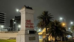 مجسمه کاپیتان کوک در ملبورن به پایین کشیده شد