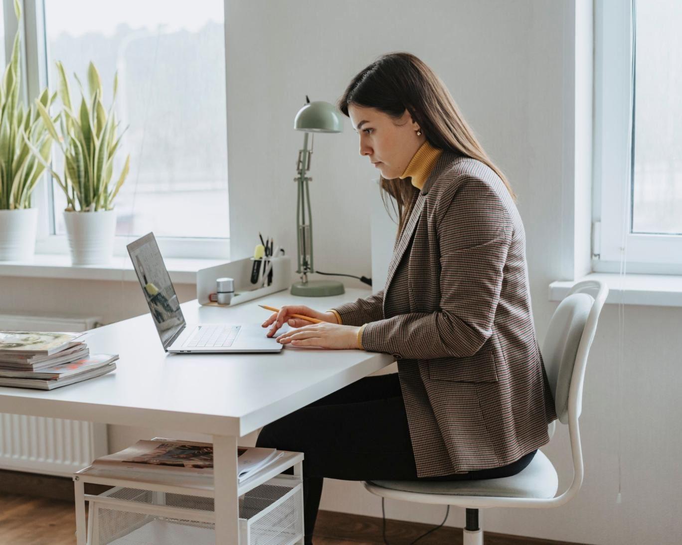 سندروم «باسن تخت» با داشتن شغل اداری و پشت میز نشینی!