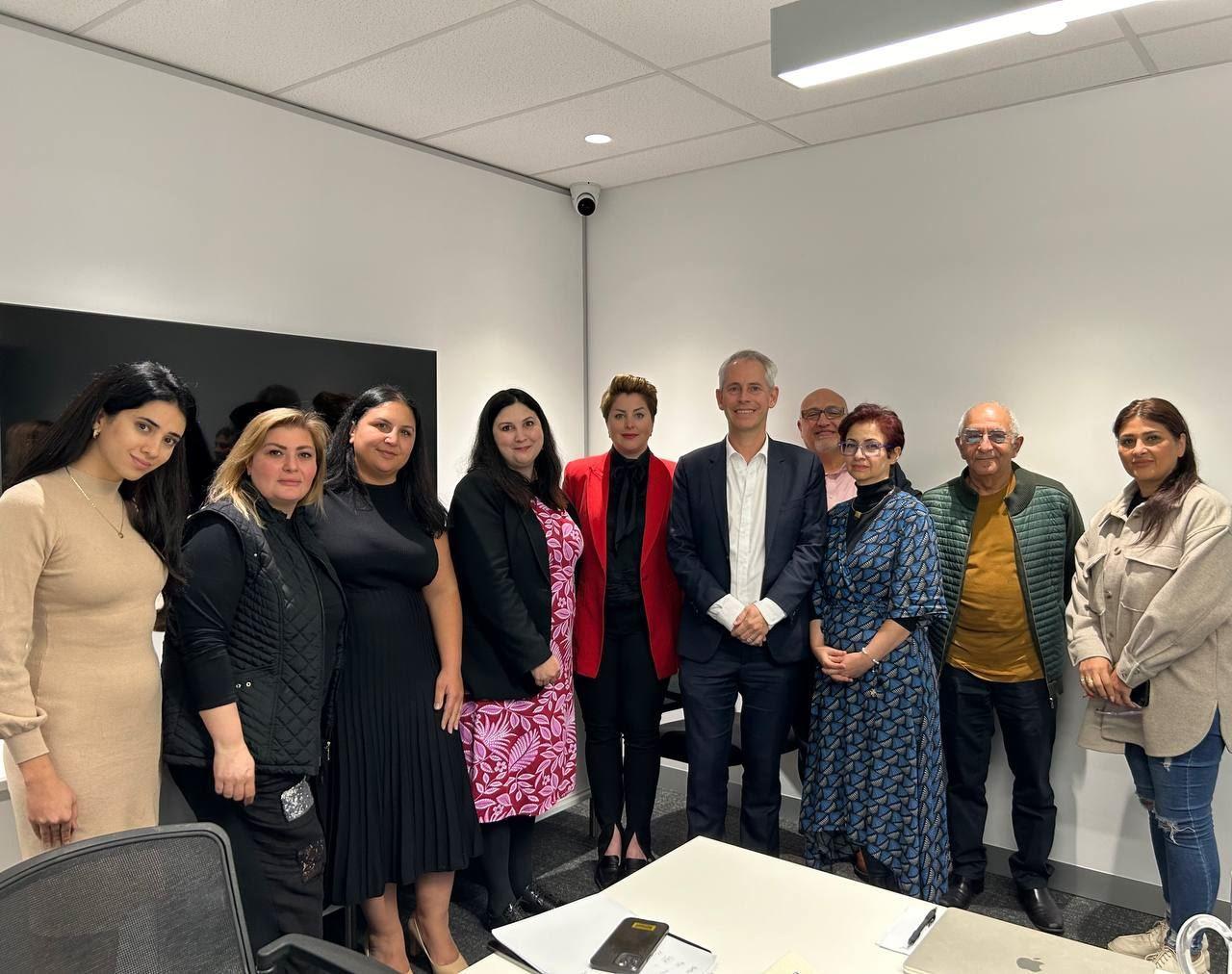 دیدار جمعی از ایرانیان ویکتوریا با وزیر مهاجرت استرالیا 