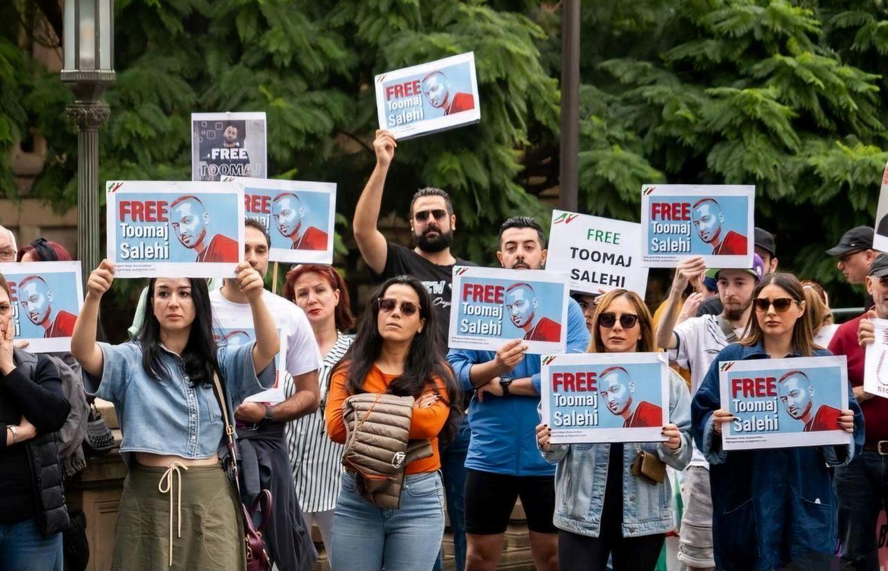 تجمع ایرانیان مقیم استرالیا در اعتراض به حکم اعدام توماج صالحی