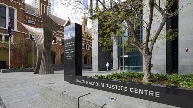 شکایت یک ‌مهاجر ایرانی علیه دولت فدرال استرالیا