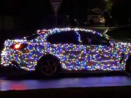 تزئین وسایل نقلیه با چراغ‌های کریسمس در استرالیا تخلف محسوب می‌شود