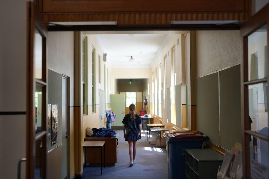 چگونه باید با زورگویی و آزار و اذیت فرزندان در مدرسه مقابله کرد؟