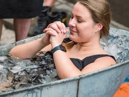 آیا حمام آب یخ واقعا برای سلامتی مفید است؟