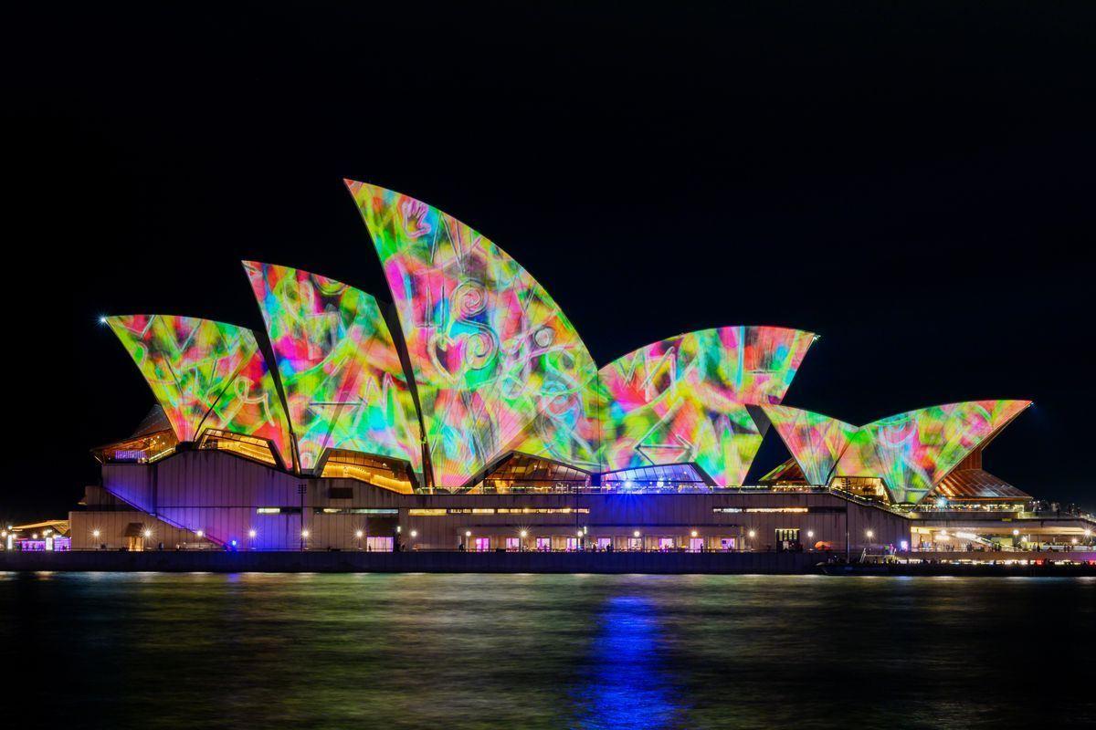سیدنی غرق در رویا؛ جشنواره ویوید ۲۰۲۵ با نورافشانی خیره‌کننده آغاز شد